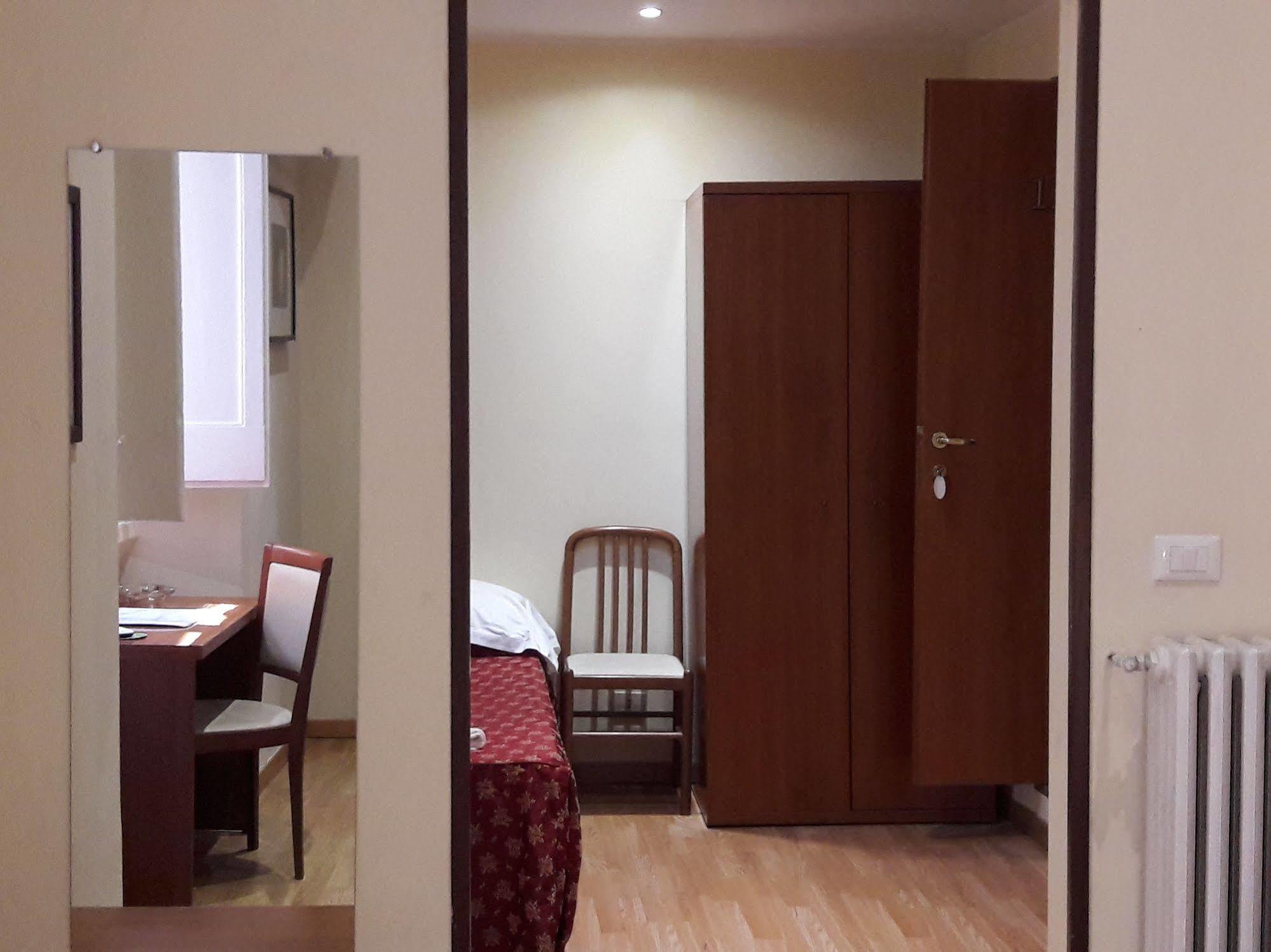 Hotel Mimosa Pantheon Rome Bagian luar foto